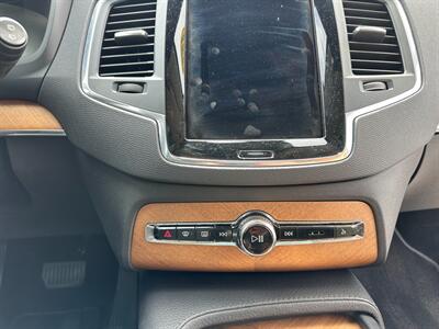 2022 Volvo XC90 Recharge T8 Inscription Expression   - Photo 19 - Schoolcraft, MI 49087