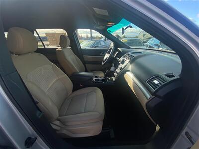 2017 Ford Explorer XL   - Photo 12 - Schoolcraft, MI 49087