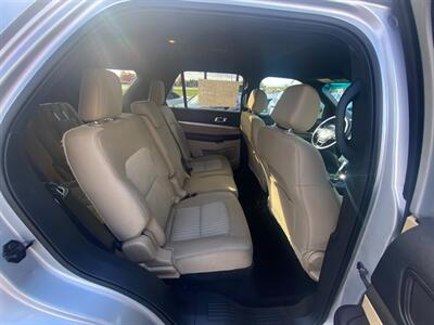 2017 Ford Explorer XL   - Photo 17 - Schoolcraft, MI 49087