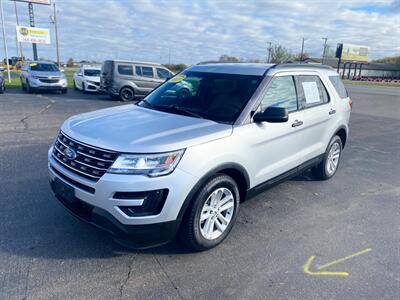 2017 Ford Explorer XL   - Photo 5 - Schoolcraft, MI 49087