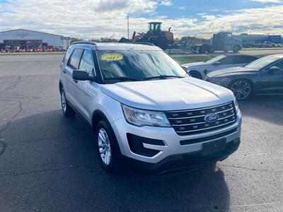 2017 Ford Explorer XL   - Photo 2 - Schoolcraft, MI 49087