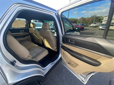 2017 Ford Explorer XL   - Photo 15 - Schoolcraft, MI 49087
