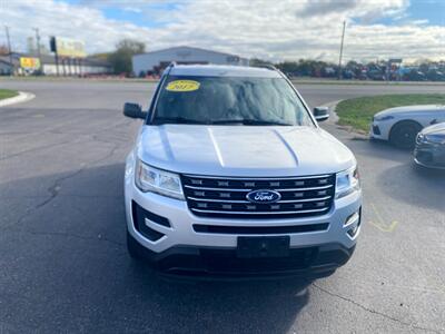 2017 Ford Explorer XL   - Photo 3 - Schoolcraft, MI 49087