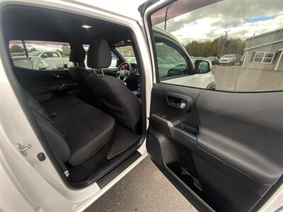 2017 Toyota Tacoma TRD Off-Road   - Photo 13 - Schoolcraft, MI 49087