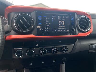2017 Toyota Tacoma TRD Off-Road   - Photo 30 - Schoolcraft, MI 49087
