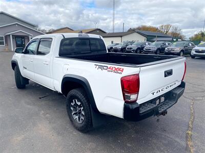 2017 Toyota Tacoma TRD Off-Road   - Photo 6 - Schoolcraft, MI 49087