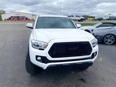 2017 Toyota Tacoma TRD Off-Road   - Photo 3 - Schoolcraft, MI 49087
