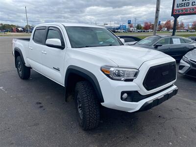 2017 Toyota Tacoma TRD Off-Road   - Photo 2 - Schoolcraft, MI 49087