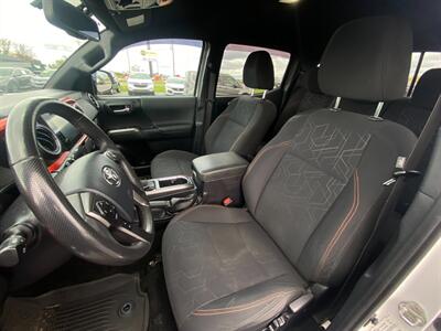 2017 Toyota Tacoma TRD Off-Road   - Photo 23 - Schoolcraft, MI 49087