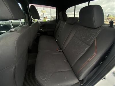 2017 Toyota Tacoma TRD Off-Road   - Photo 19 - Schoolcraft, MI 49087