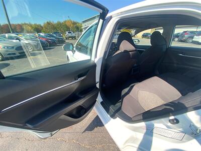 2024 Toyota Camry LE   - Photo 17 - Schoolcraft, MI 49087