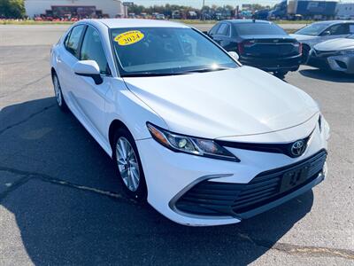 2024 Toyota Camry LE   - Photo 2 - Schoolcraft, MI 49087