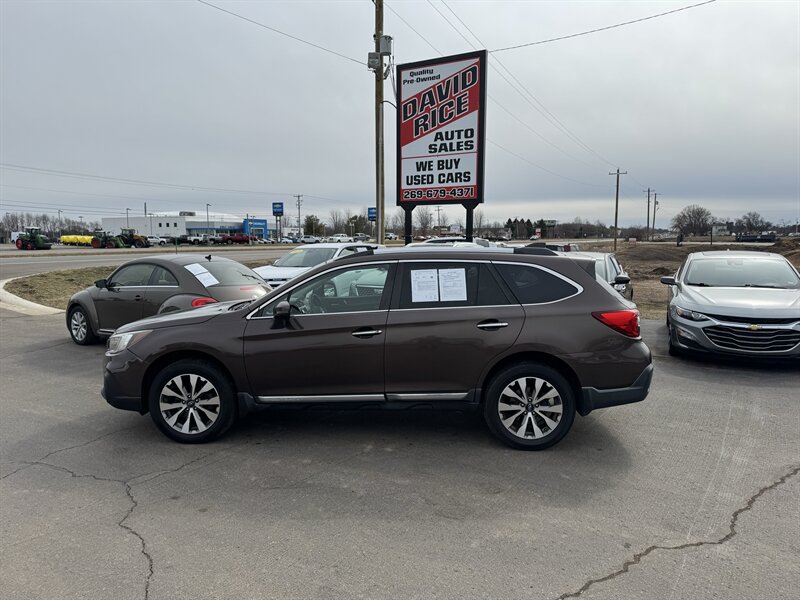 2019 Subaru Outback 3.6R Touring   - Photo 1 - Schoolcraft, MI 49087