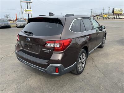 2019 Subaru Outback 3.6R Touring   - Photo 2 - Schoolcraft, MI 49087