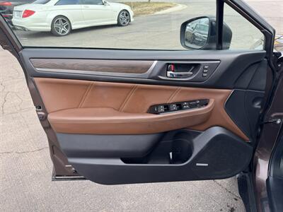 2019 Subaru Outback 3.6R Touring   - Photo 5 - Schoolcraft, MI 49087