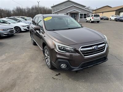 2019 Subaru Outback 3.6R Touring   - Photo 3 - Schoolcraft, MI 49087
