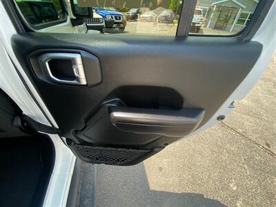 2020 Jeep Wrangler Unlimited Sport   - Photo 16 - Schoolcraft, MI 49087