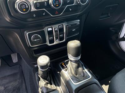 2020 Jeep Wrangler Unlimited Sport   - Photo 38 - Schoolcraft, MI 49087
