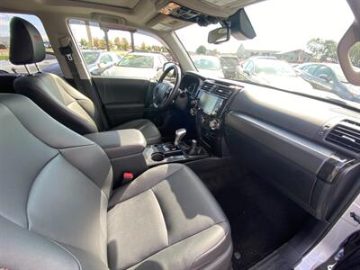 2023 Toyota 4Runner TRD Off-Road Premium   - Photo 17 - Schoolcraft, MI 49087