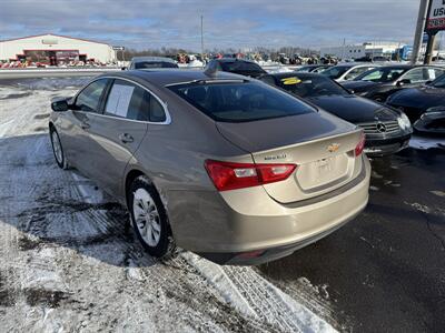 2023 Chevrolet Malibu LT   - Photo 2 - Schoolcraft, MI 49087