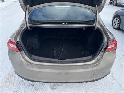 2023 Chevrolet Malibu LT   - Photo 21 - Schoolcraft, MI 49087