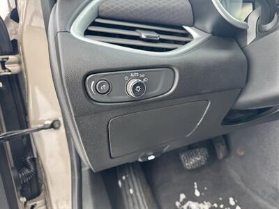 2023 Chevrolet Malibu LT   - Photo 8 - Schoolcraft, MI 49087