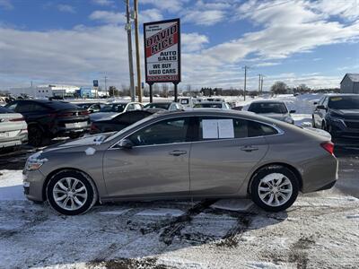 2023 Chevrolet Malibu LT   - Photo 1 - Schoolcraft, MI 49087