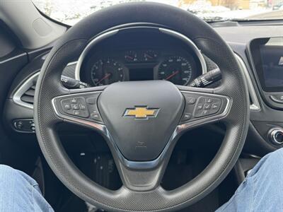 2023 Chevrolet Malibu LT   - Photo 11 - Schoolcraft, MI 49087