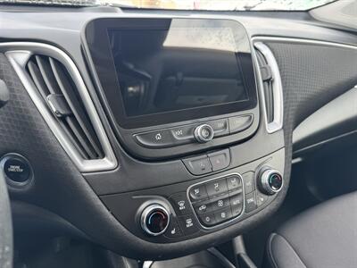 2023 Chevrolet Malibu LT   - Photo 14 - Schoolcraft, MI 49087