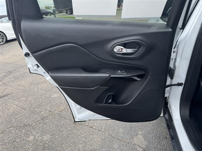 2019 Jeep Cherokee Altitude - Photo 20 - Schoolcraft, MI 49087