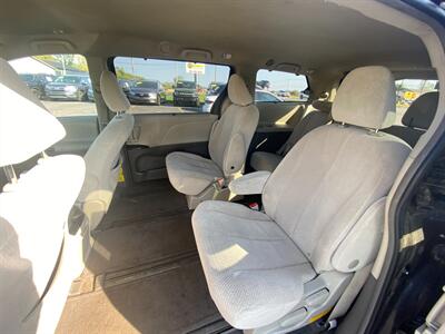 2014 Toyota Sienna LE 7-Passenger   - Photo 16 - Schoolcraft, MI 49087
