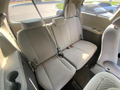 2014 Toyota Sienna LE 7-Passenger   - Photo 12 - Schoolcraft, MI 49087