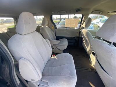 2014 Toyota Sienna LE 7-Passenger   - Photo 11 - Schoolcraft, MI 49087