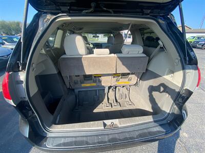 2014 Toyota Sienna LE 7-Passenger   - Photo 14 - Schoolcraft, MI 49087