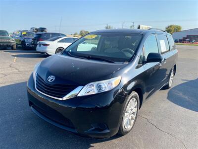 2014 Toyota Sienna LE 7-Passenger   - Photo 2 - Schoolcraft, MI 49087