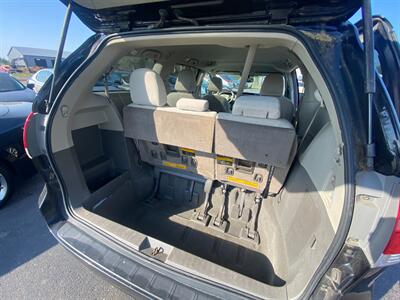 2014 Toyota Sienna LE 7-Passenger   - Photo 13 - Schoolcraft, MI 49087