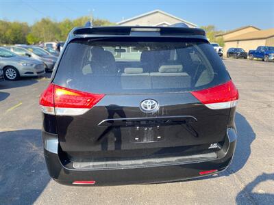 2014 Toyota Sienna LE 7-Passenger   - Photo 5 - Schoolcraft, MI 49087