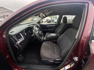 2018 Toyota Highlander LE   - Photo 33 - Schoolcraft, MI 49087