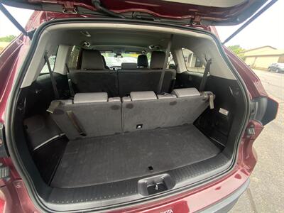 2018 Toyota Highlander LE   - Photo 24 - Schoolcraft, MI 49087