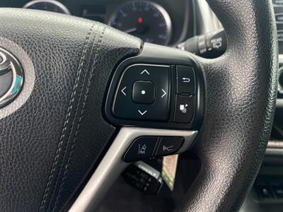 2018 Toyota Highlander LE   - Photo 39 - Schoolcraft, MI 49087