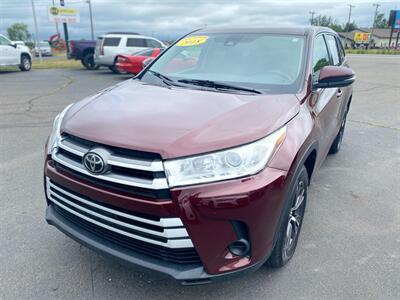 2018 Toyota Highlander LE   - Photo 4 - Schoolcraft, MI 49087