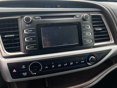2018 Toyota Highlander LE   - Photo 40 - Schoolcraft, MI 49087