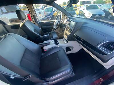 2020 Dodge Grand Caravan SXT   - Photo 11 - Schoolcraft, MI 49087