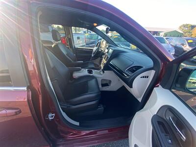 2020 Dodge Grand Caravan SXT   - Photo 9 - Schoolcraft, MI 49087