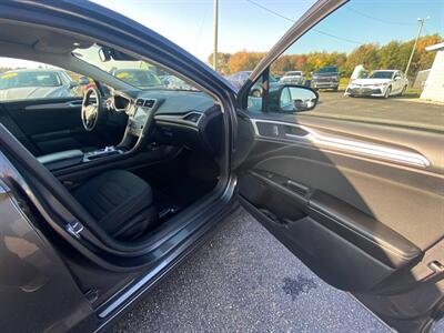 2020 Ford Fusion SE   - Photo 8 - Schoolcraft, MI 49087