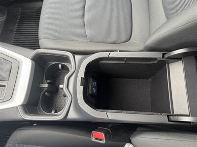 2022 Toyota RAV4 LE   - Photo 17 - Schoolcraft, MI 49087