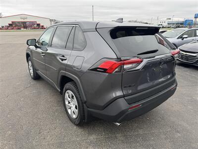 2022 Toyota RAV4 LE   - Photo 2 - Schoolcraft, MI 49087