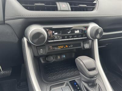 2022 Toyota RAV4 LE   - Photo 15 - Schoolcraft, MI 49087