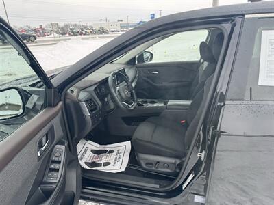 2023 Nissan Rogue SV   - Photo 8 - Schoolcraft, MI 49087