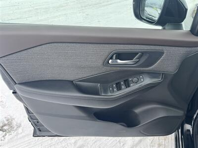 2023 Nissan Rogue SV   - Photo 6 - Schoolcraft, MI 49087